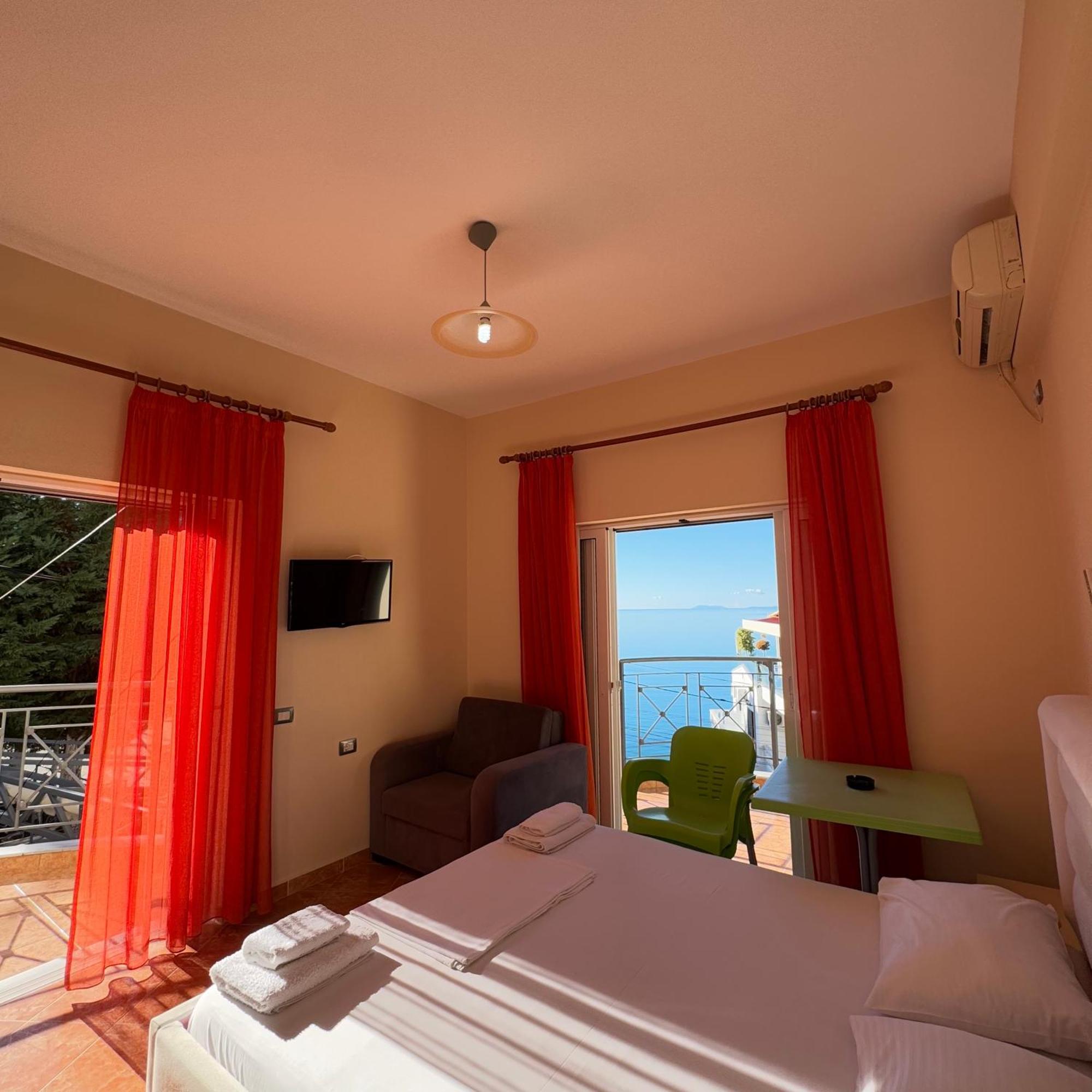 Unico 3* Sarande